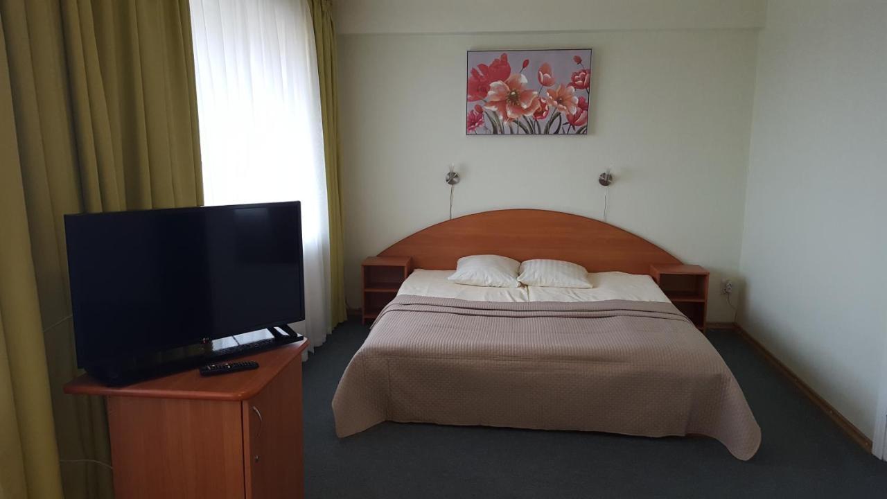 Latgale Hotel Rēzekne Esterno foto